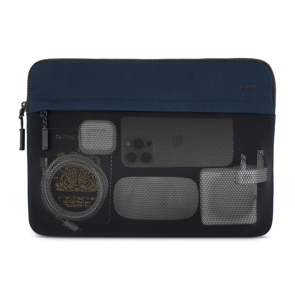 Pipetto Expand Sleeve bag for MacBook Pro 14/Air 13.6 Dark Blue