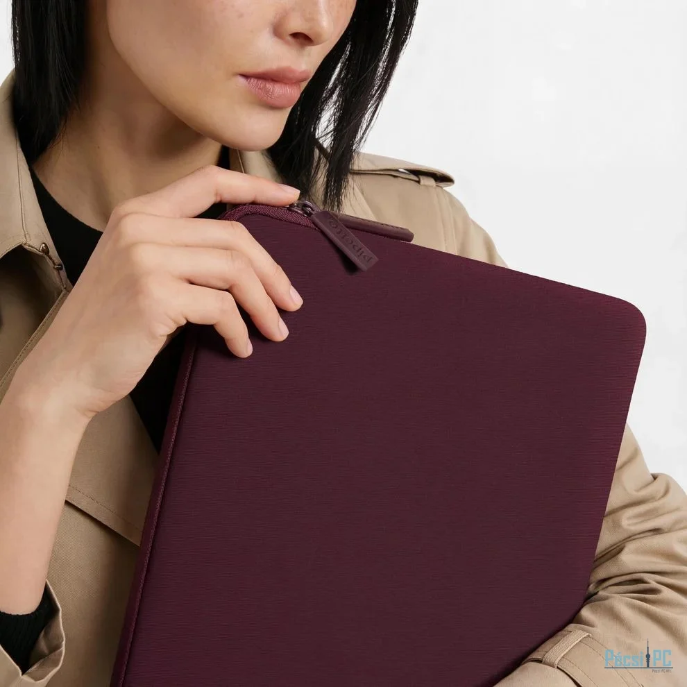 Pipetto Classic Fit Sleeve case for MacBook Neo 13/14 (A18 Pro) Burgundy